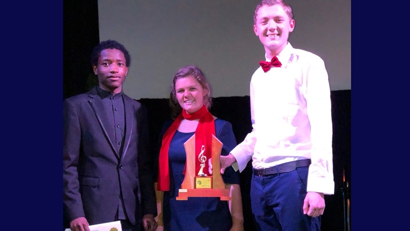 Hoƫrskool Hans Moore presteer tydens Oos-Rand Kunstefees