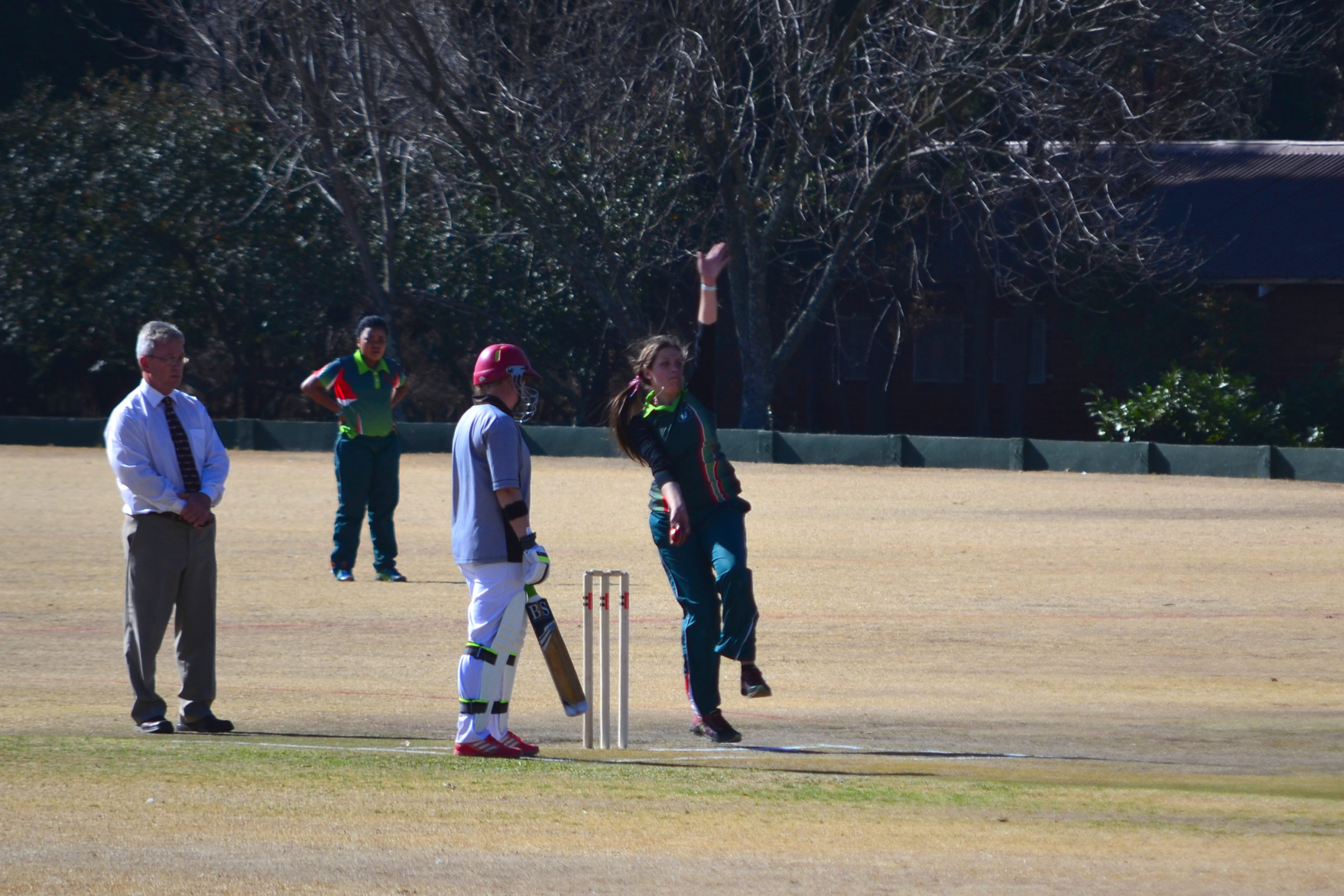 Hoërskool Ermelo Dogterskrieket wen eerste ligawedstryd