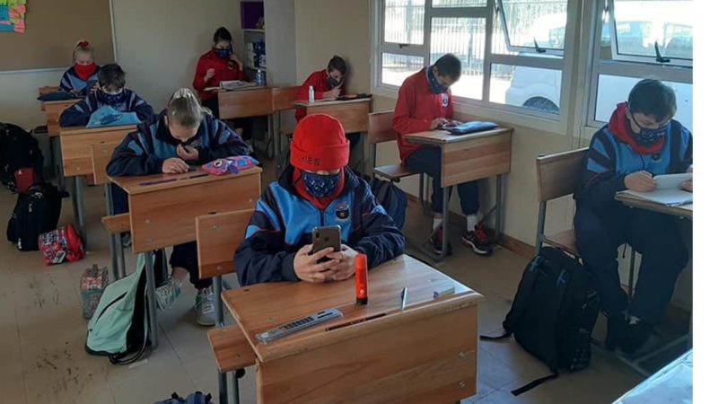 Primêre Skool Fichardtpark doen Quiz vir Wiskunde