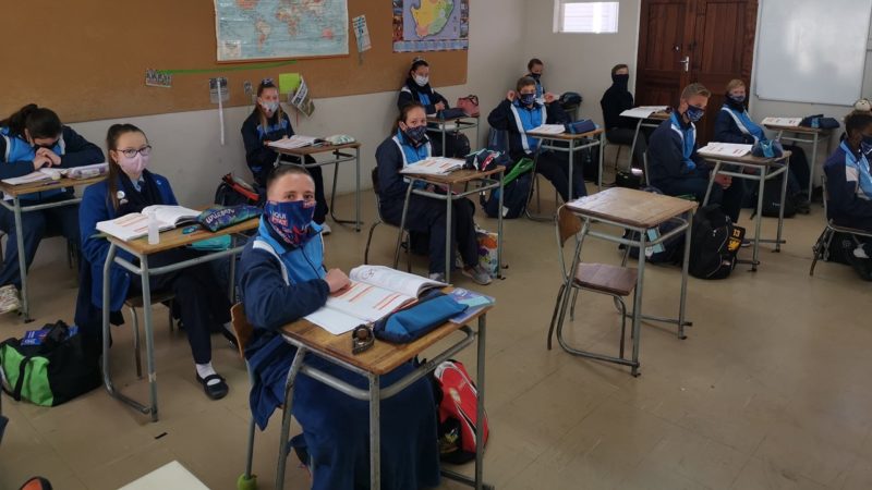 Primêre Skool Jordania verwelkom hul leerders terug by skool