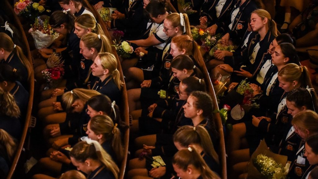 Matrieks van 2024 groet - Sekondêre Meisieskool Oranje